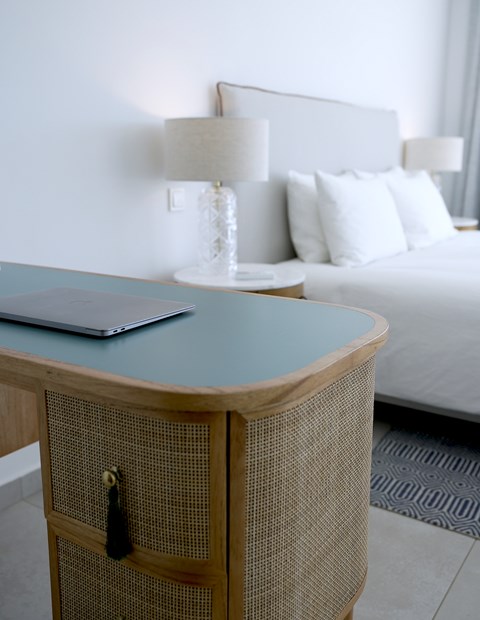 Mainbedroom Desk
